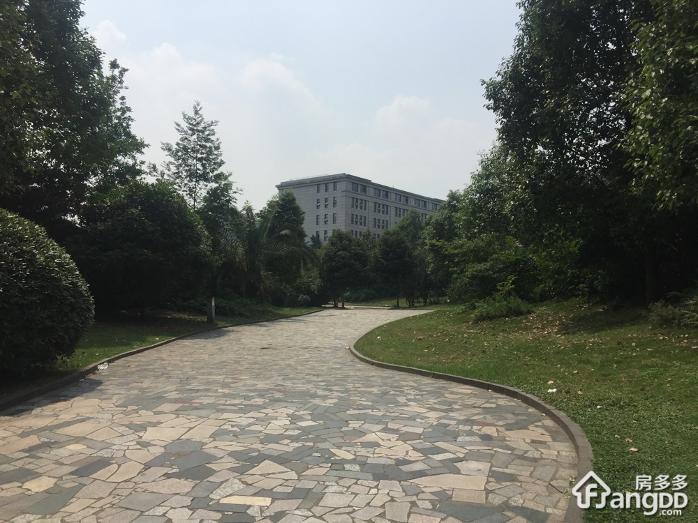 驿鑫乡卿城小区图片