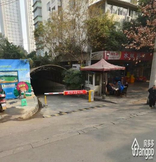 清华在水一方小区图片