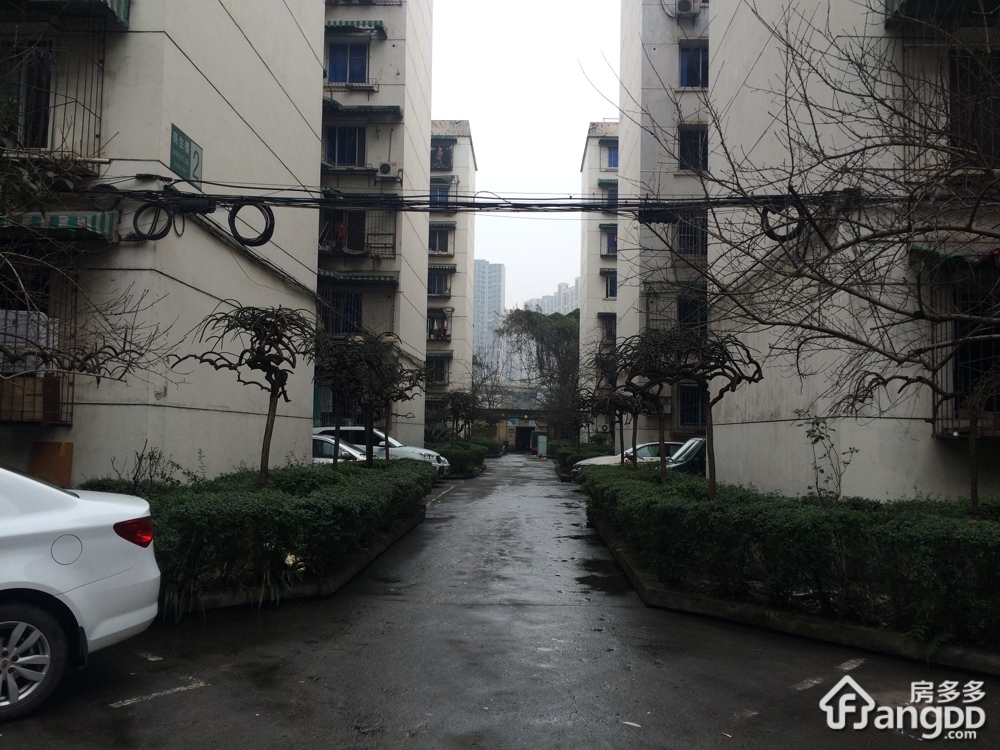 亿达公寓小区图片