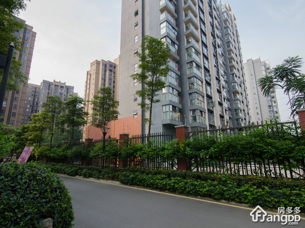 钰邸华府小区图片