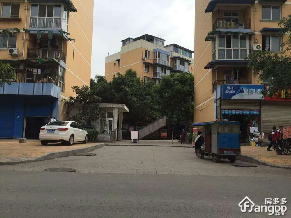润新花园一期小区图片