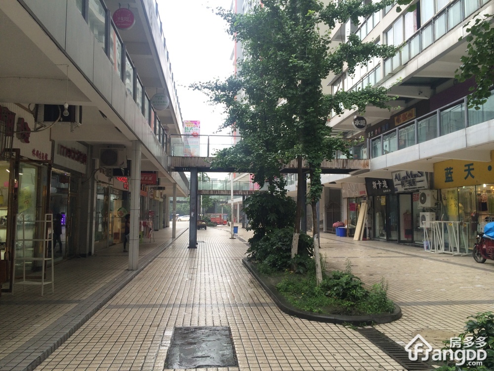 正成名城左岸小区图片