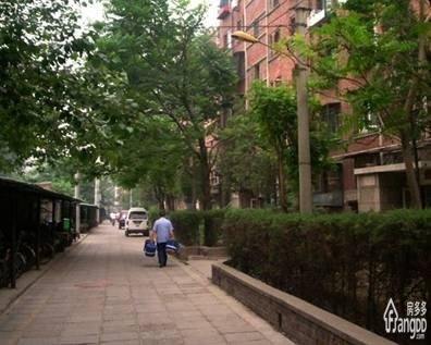 东革新里小区图片
