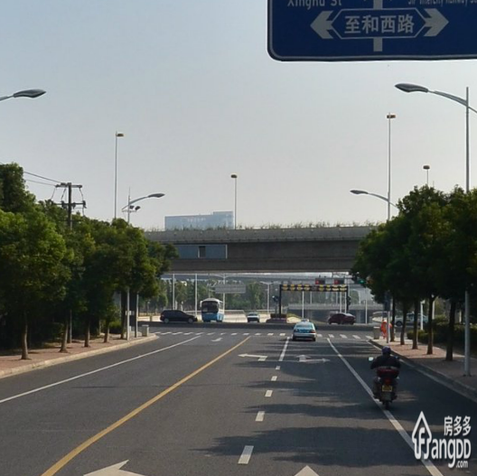 绿地青青家园小区图片