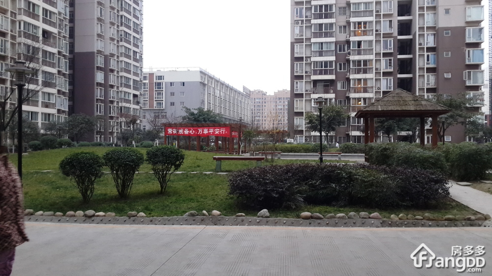 东方丽苑小区图片