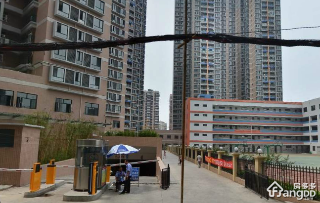 中自小区小区图片