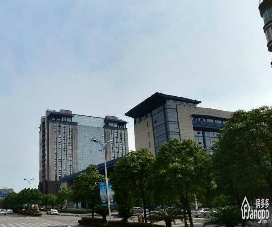 正华海湖怡心园小区图片