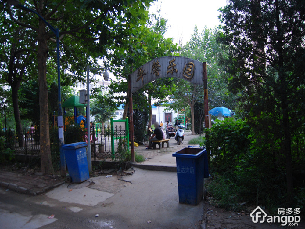 温泉花园B区小区图片