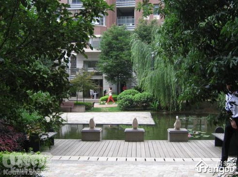 新青年公寓小区图片