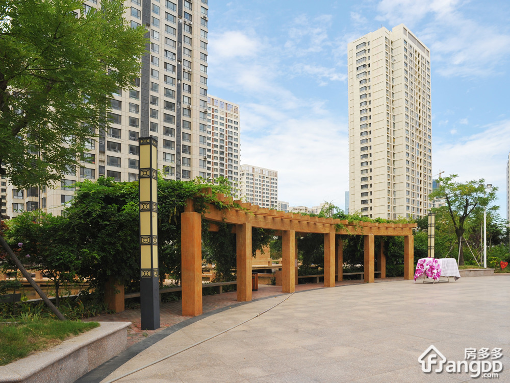 龙城御苑小区图片