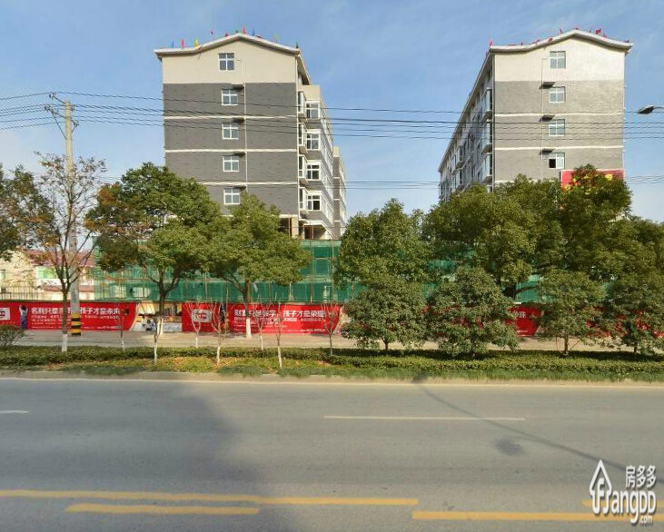 聆湖春天小区图片