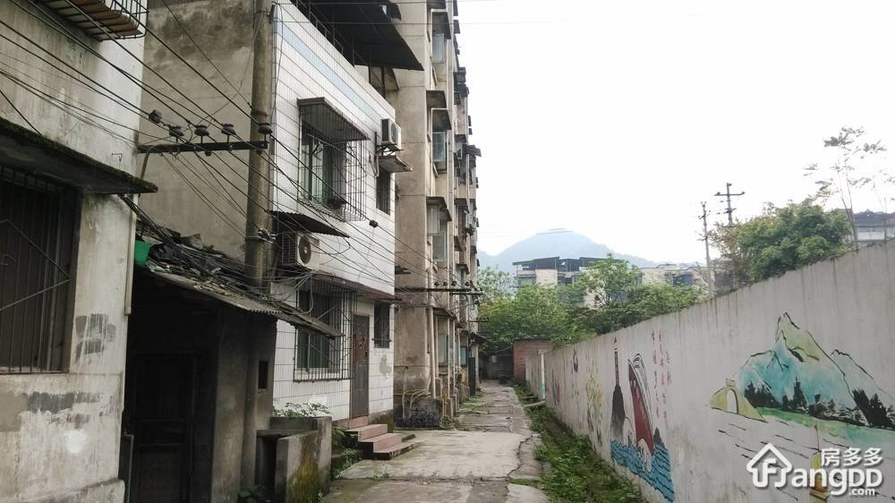 华岩新村小区图片