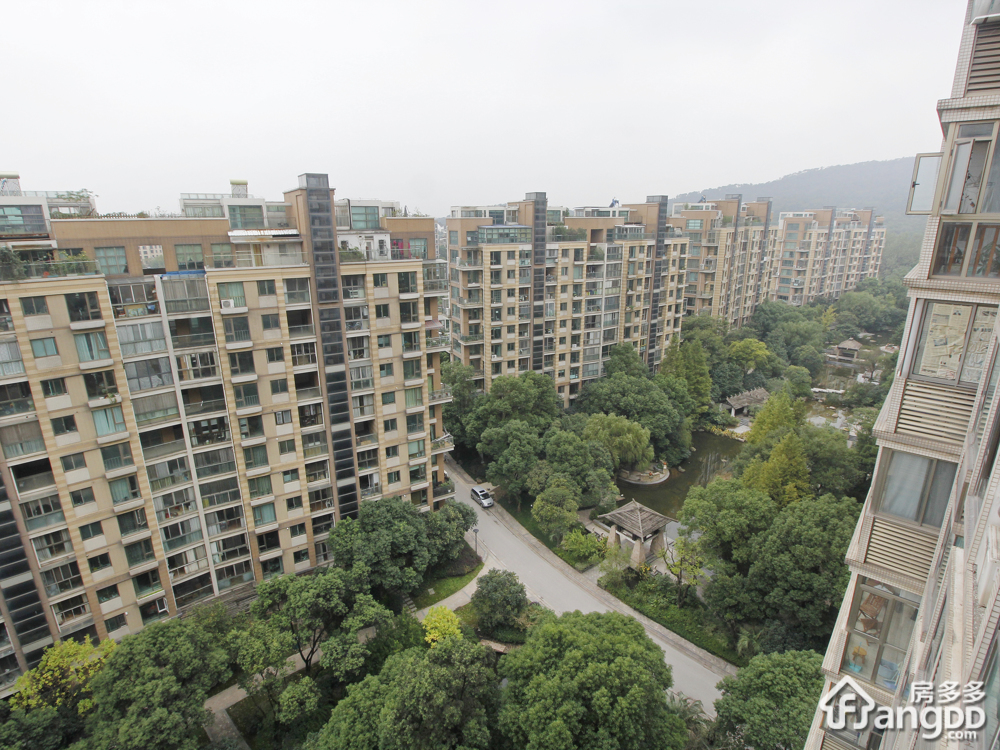 天泓山庄怡山苑小区图片