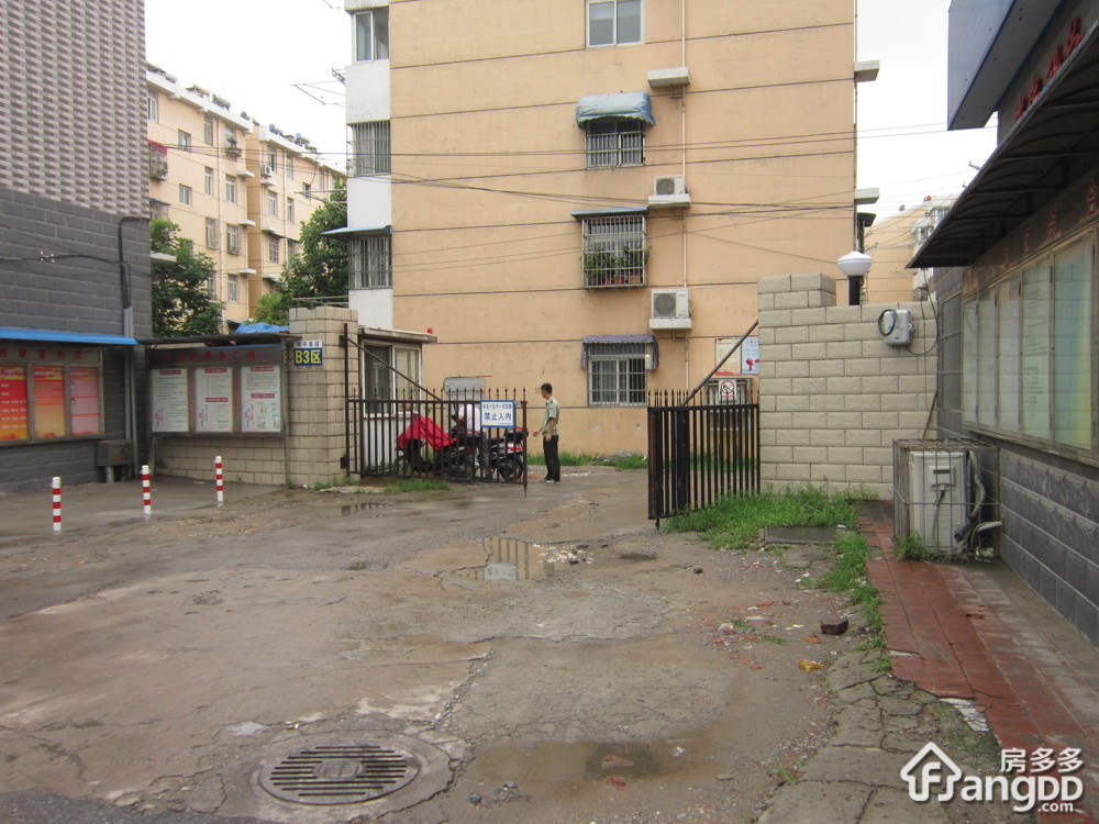 和平家园B3区小区图片